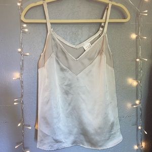 Flowy champagne tank